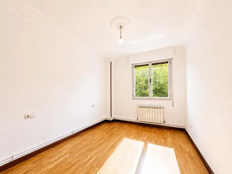 Habitación de Piso en venta en Vitoria - Gasteiz con Calefacción, Parquet y Terraza