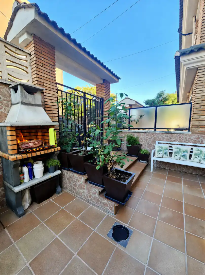 Casa bifamiliare con terrazza in vendita a Singuerlín, imagen 2