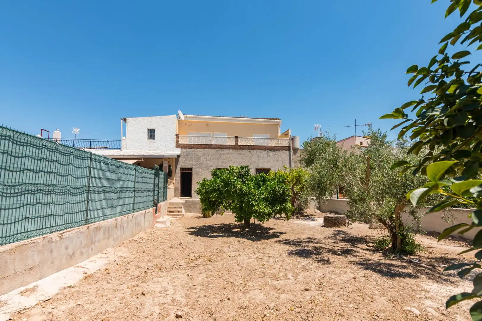 Vista exterior de Casa o xalet en venda en Murcia amb Jardí privat, Terrassa i Moblat