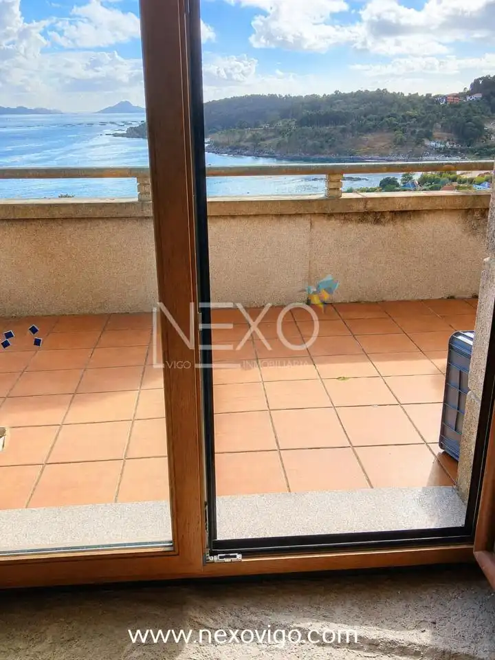 Terraza de Casa o chalet en venta en Cangas  con Calefacción, Jardín privado y Parquet