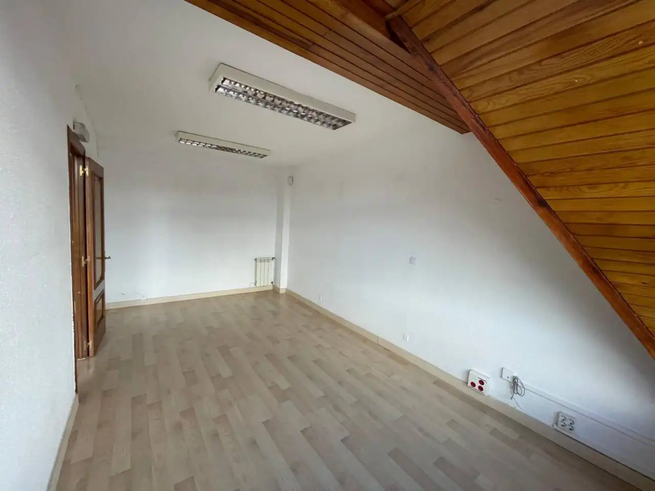 Büro zur Miete in Burgos mit Heizung