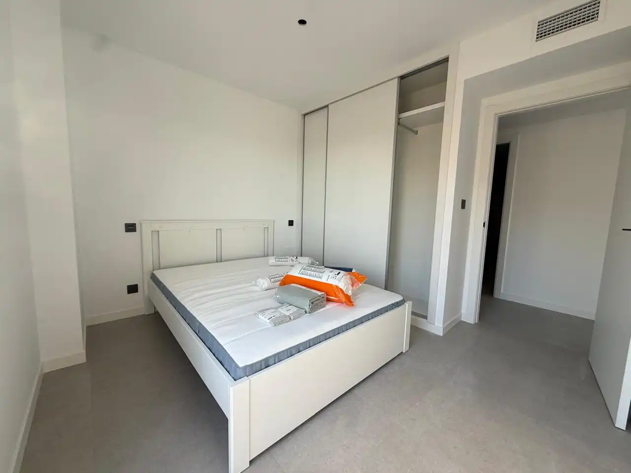 Habitación de Piso en venta en Mutxamel con Aire acondicionado, Terraza y Amueblado