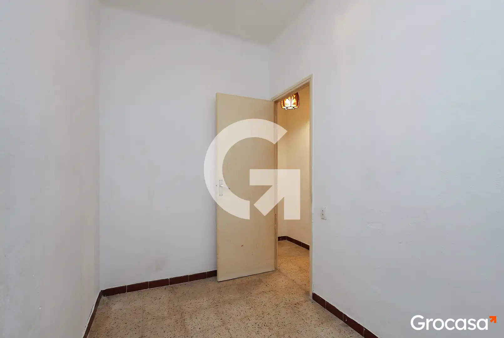 Schlafzimmer von Erdgeschoss zum Verkauf in Gavà mit Ofen