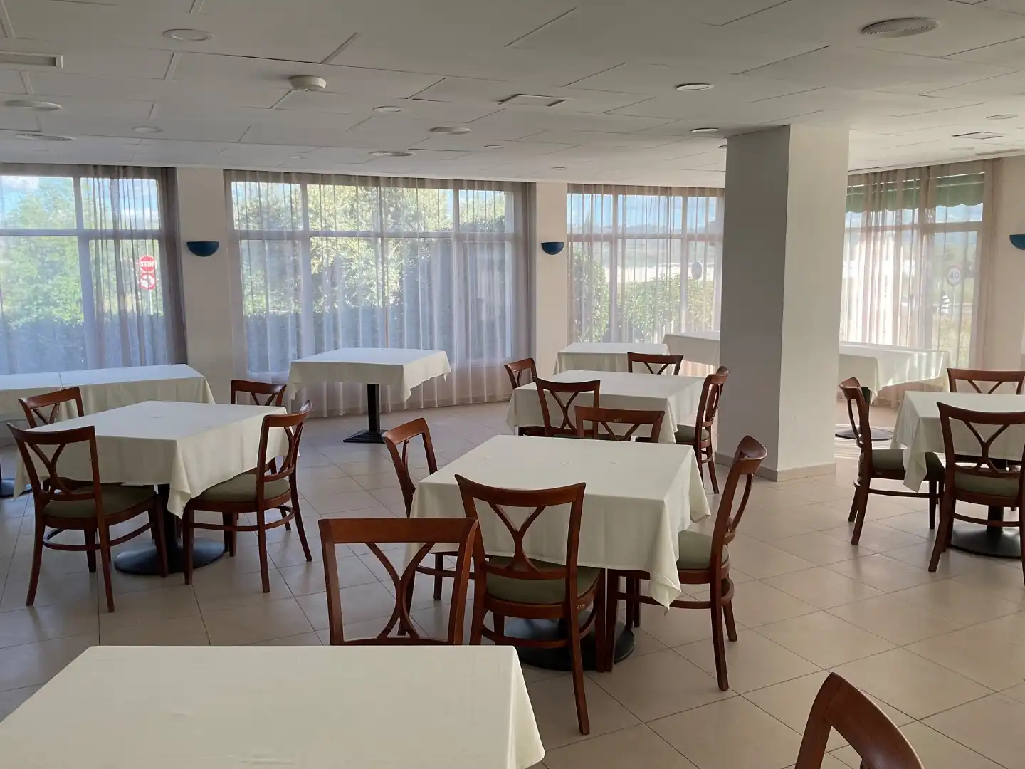 Local de lloguer en Azuqueca de Henares amb Aire condicionat, Terrassa i Moblat