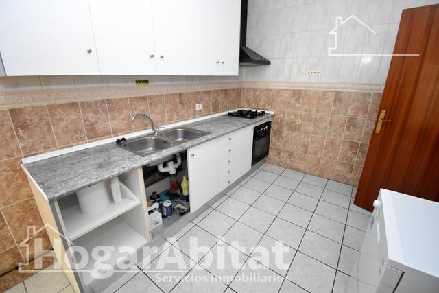 Piso en Venta en Calle Larga en Ensanche - Parque Santa Rosa