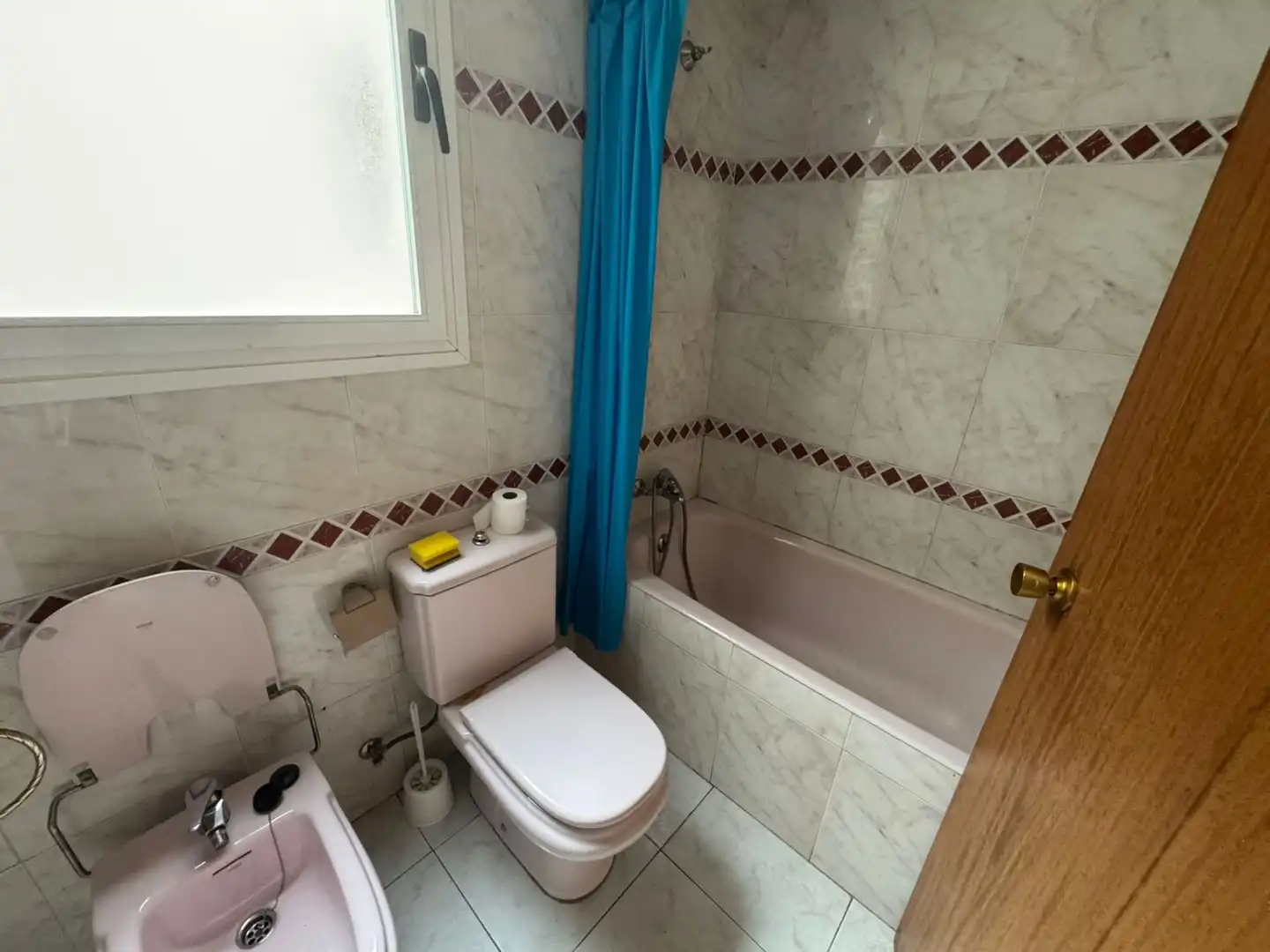 Bathroom of Duplexes for rent in Brea de Aragón  with Furnished