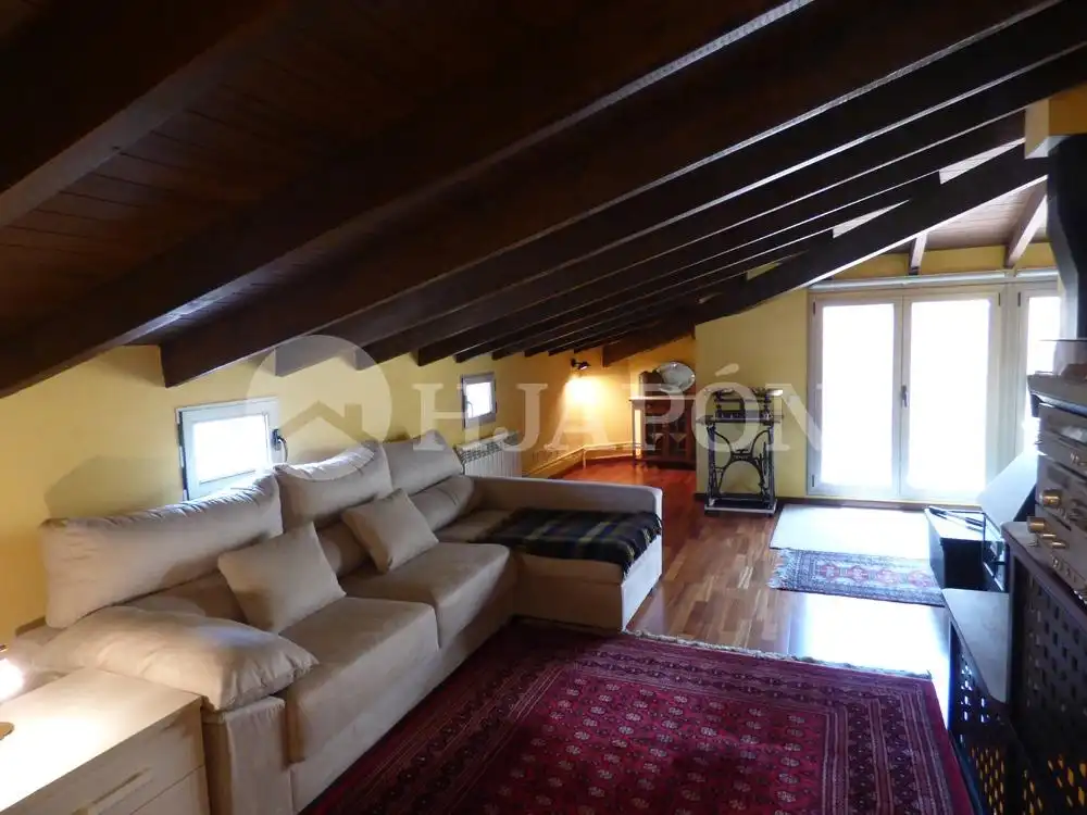 Sala d'estar de Casa o xalet en venda en Teià amb Calefacció, Jardí privat i Terrassa
