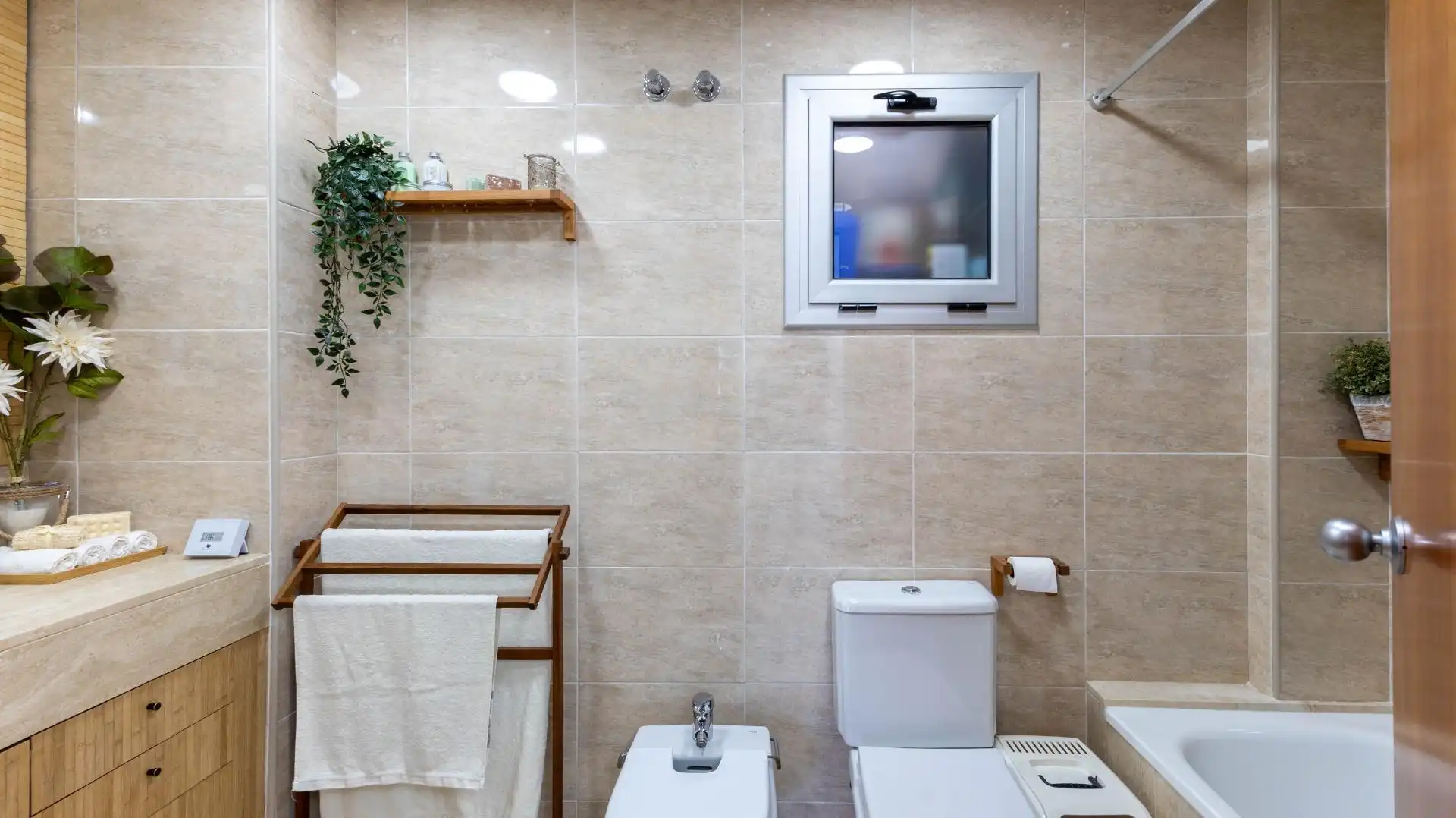 Bany de Àtic en venda en Sant Adrià de Besòs amb Terrassa