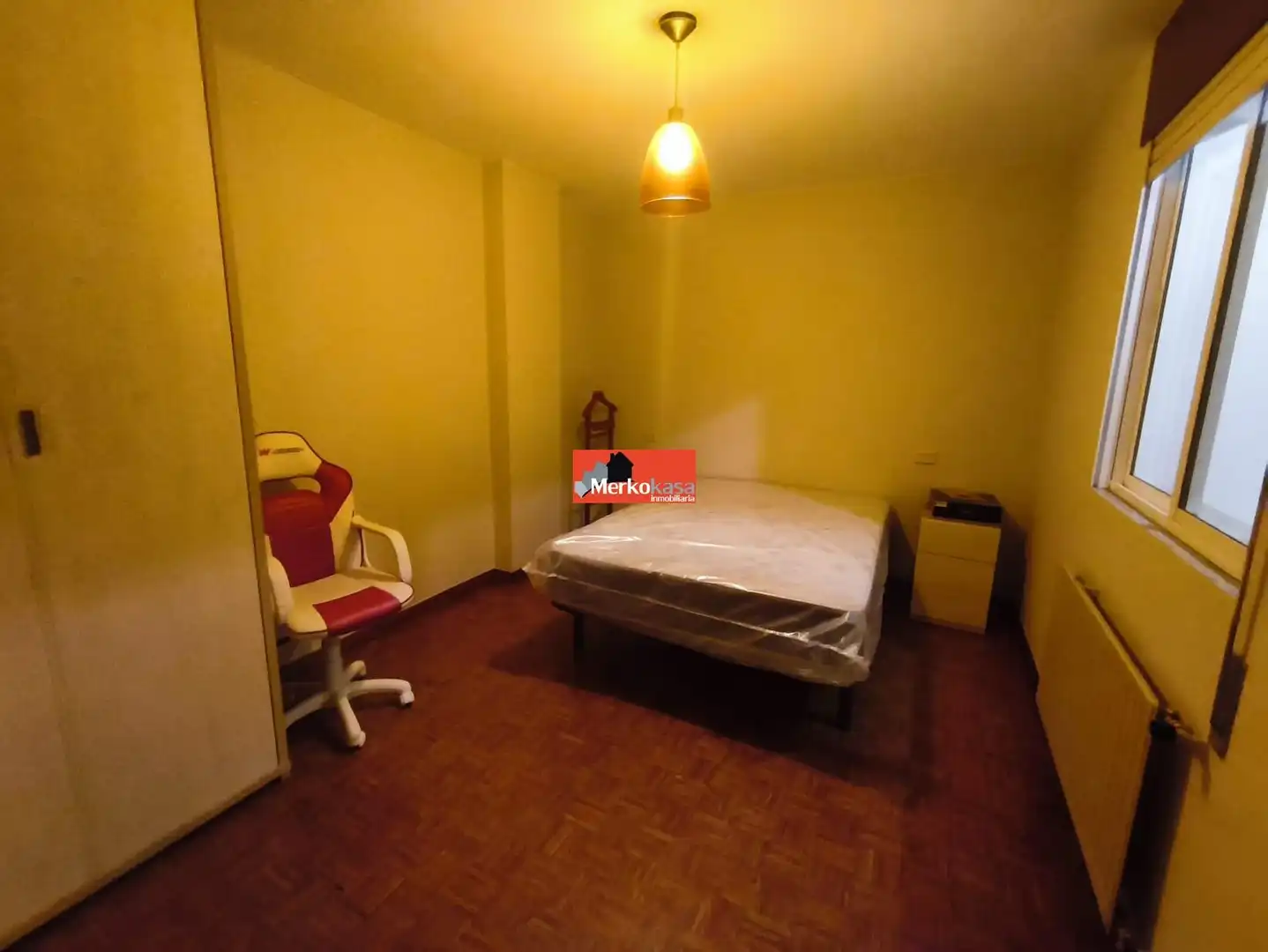 Dormitori de Apartament de lloguer en Lugo amb Calefacció i Moblat