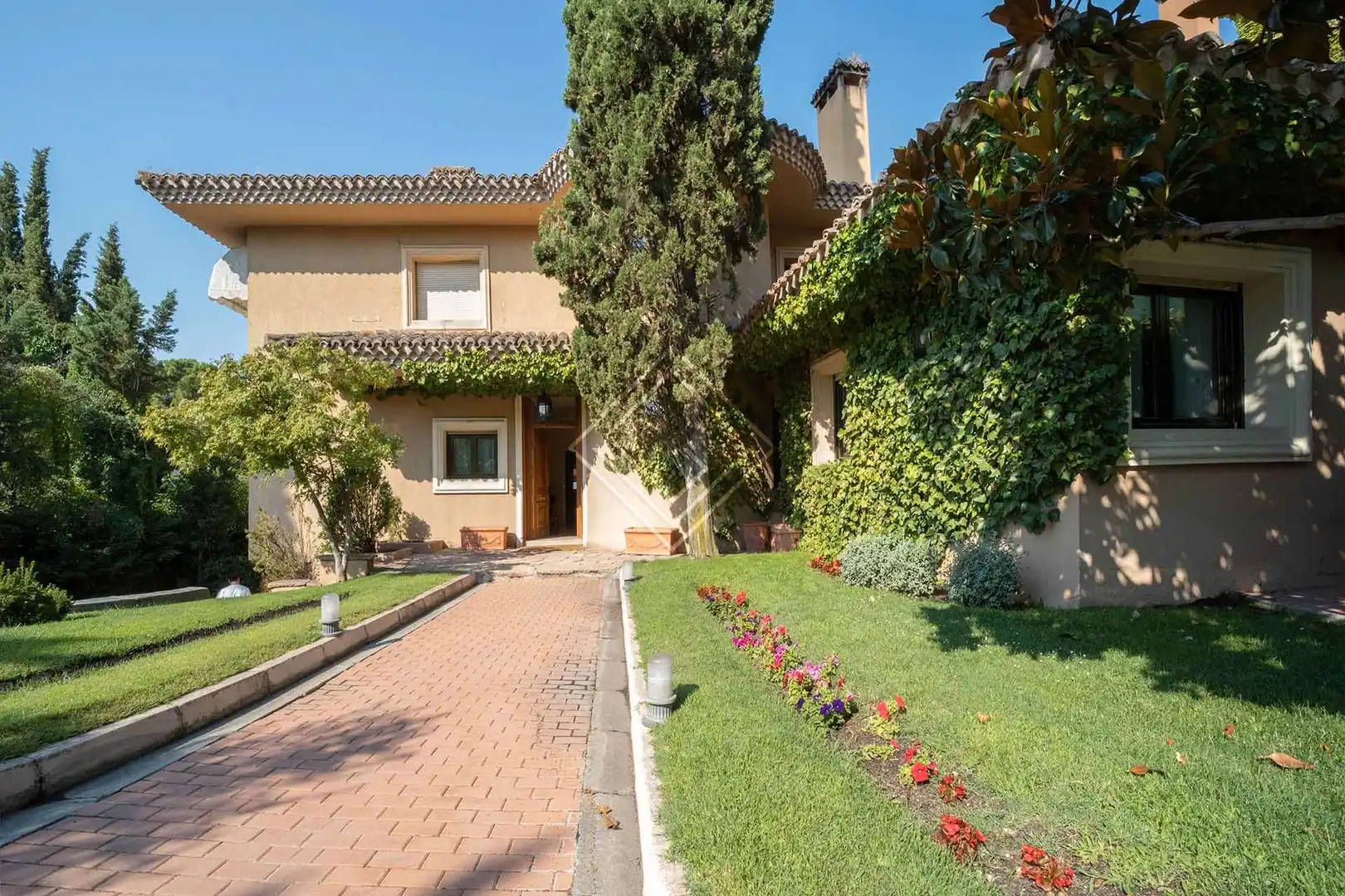 Jardí de Casa o xalet en venda en Madrid amb Jardí privat, Terrassa i Traster