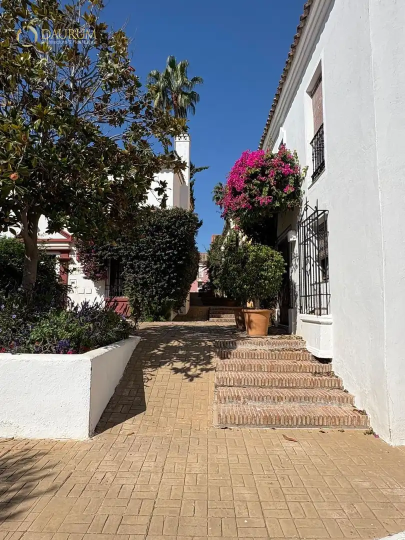 Vista exterior de Casa adosada en venta en Marbella con Aire acondicionado, Calefacción y Terraza