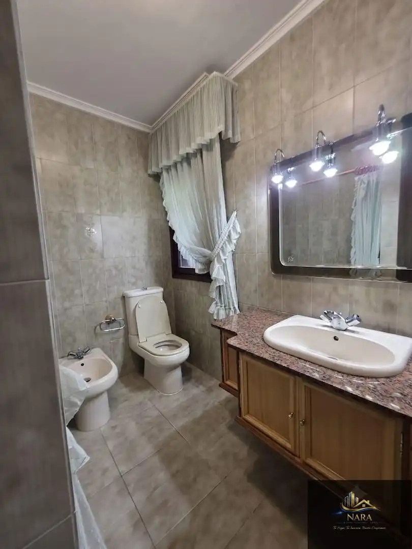 Bathroom of Houses for sale in Torrelavega   with Heating, Private garden and Parquet flooring
