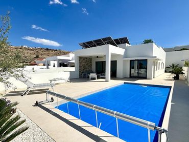 Villa con piscina in vendita a Benijófar