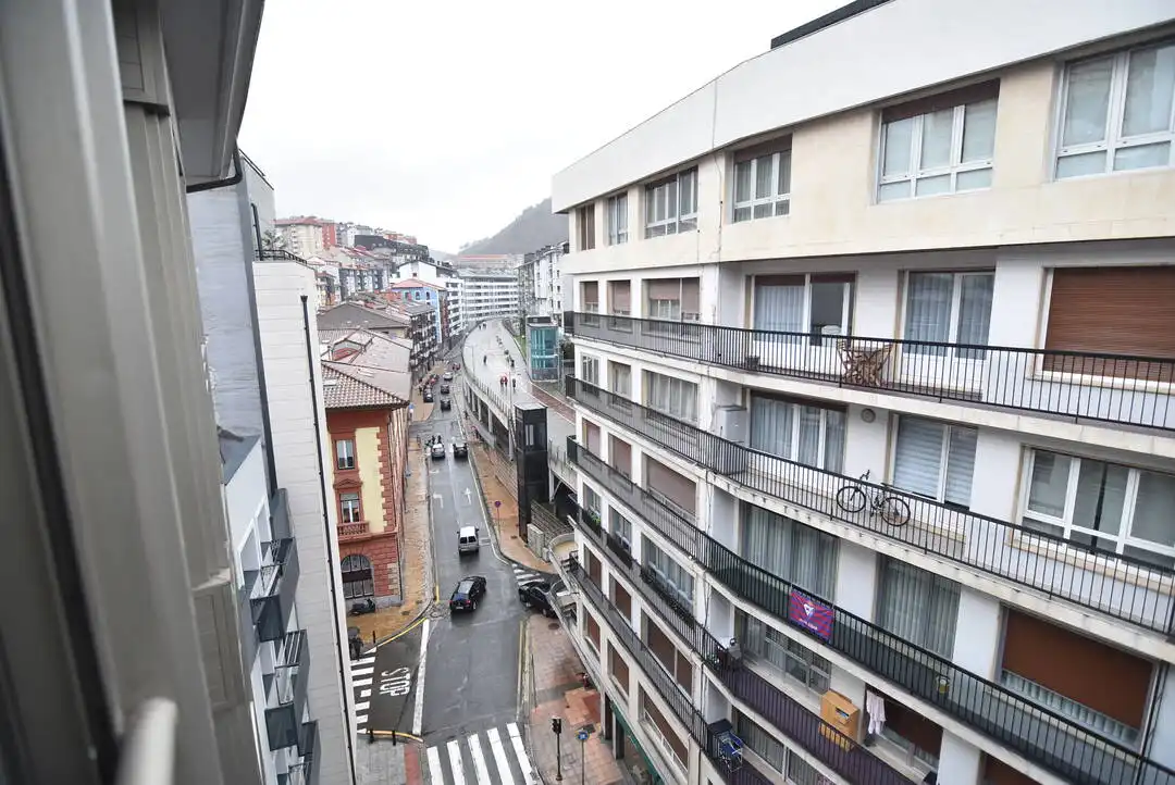 Vista exterior de Dúplex en venta en Eibar con Calefacción