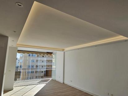 Living room of Flat for sale in Fuengirola  with Air Conditioner, Heating and Terrace