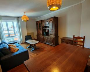 Sala d'estar de Pis de lloguer en  Pamplona / Iruña amb Calefacció, Parquet i Terrassa