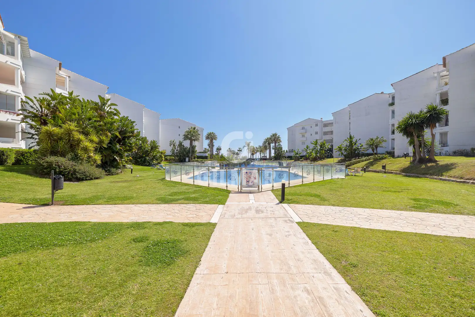 Jardí de Apartament en venda en Marbella amb Calefacció, Jardí privat i Traster