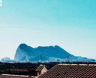 Vista exterior de Àtic en venda en San Roque amb Terrassa