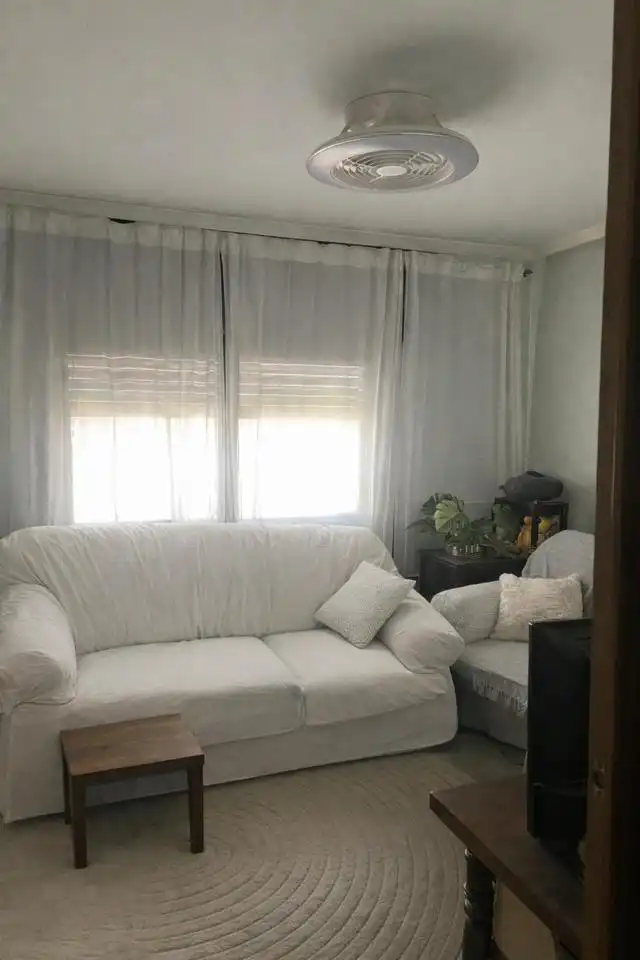 Sala d'estar de Casa o xalet en venda en Zaragoza amb Aire condicionat, Calefacció i Jardí privat