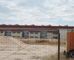 Vista exterior de Nau industrial de lloguer en Arévalo