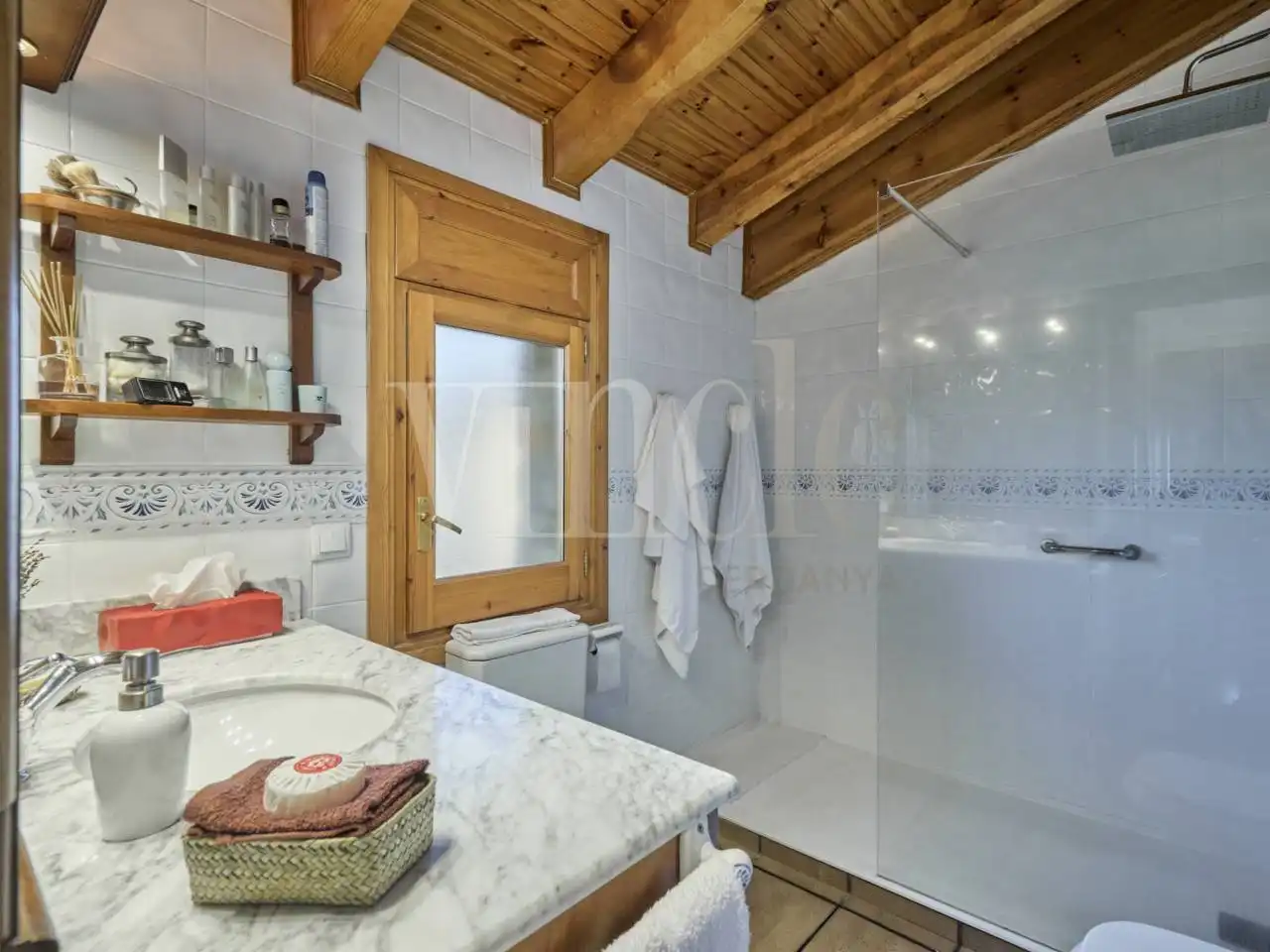 Baño de Casa o chalet en venta en Puigcerdà con Calefacción, Jardín privado y Parquet
