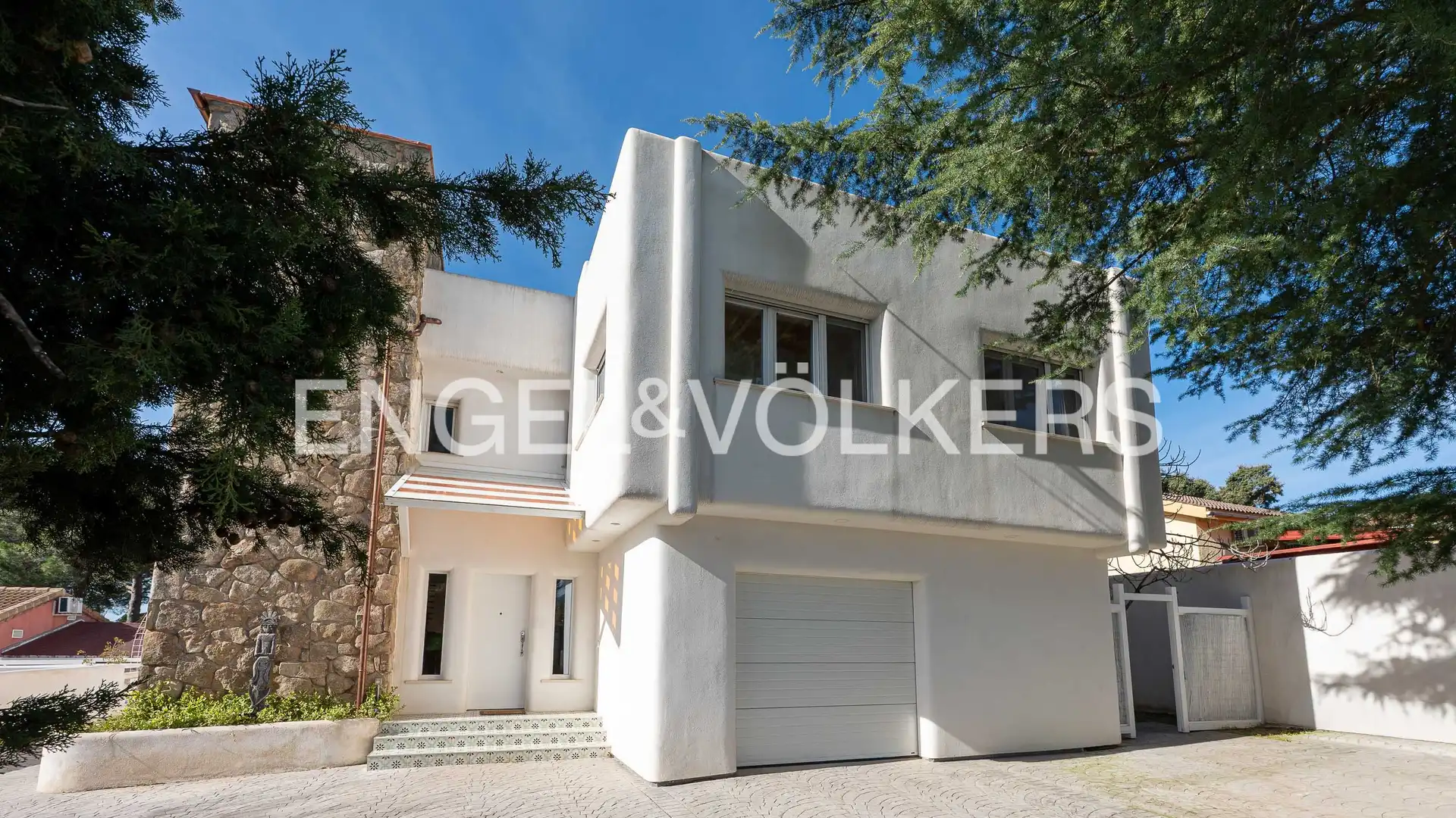 Exterior view of Houses for sale in Galapagar  with Heating, Private garden and Parquet flooring