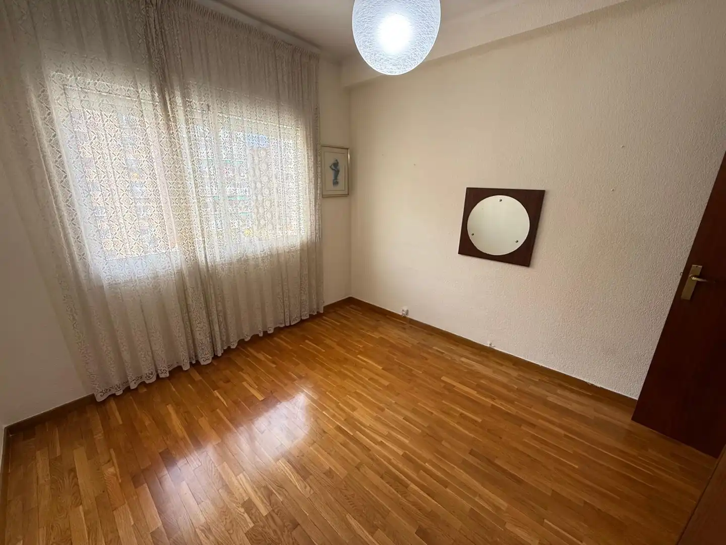 Habitación de Piso en venta en Barcelona con Amueblado y Balcón