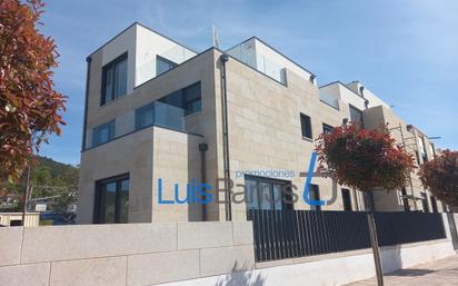 Exterior view of Single-family semi-detached for sale in Vigo   with Heating, Private garden and Terrace