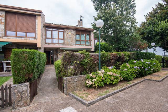 Casa adosada en Alquiler en Lugar OMBRE en Almeiras