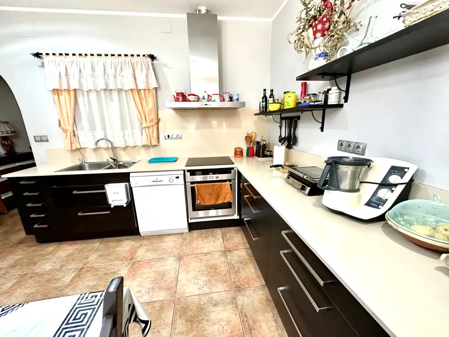 Cuina de Casa adosada en venda en Sabadell amb Aire condicionat, Calefacció i Terrassa