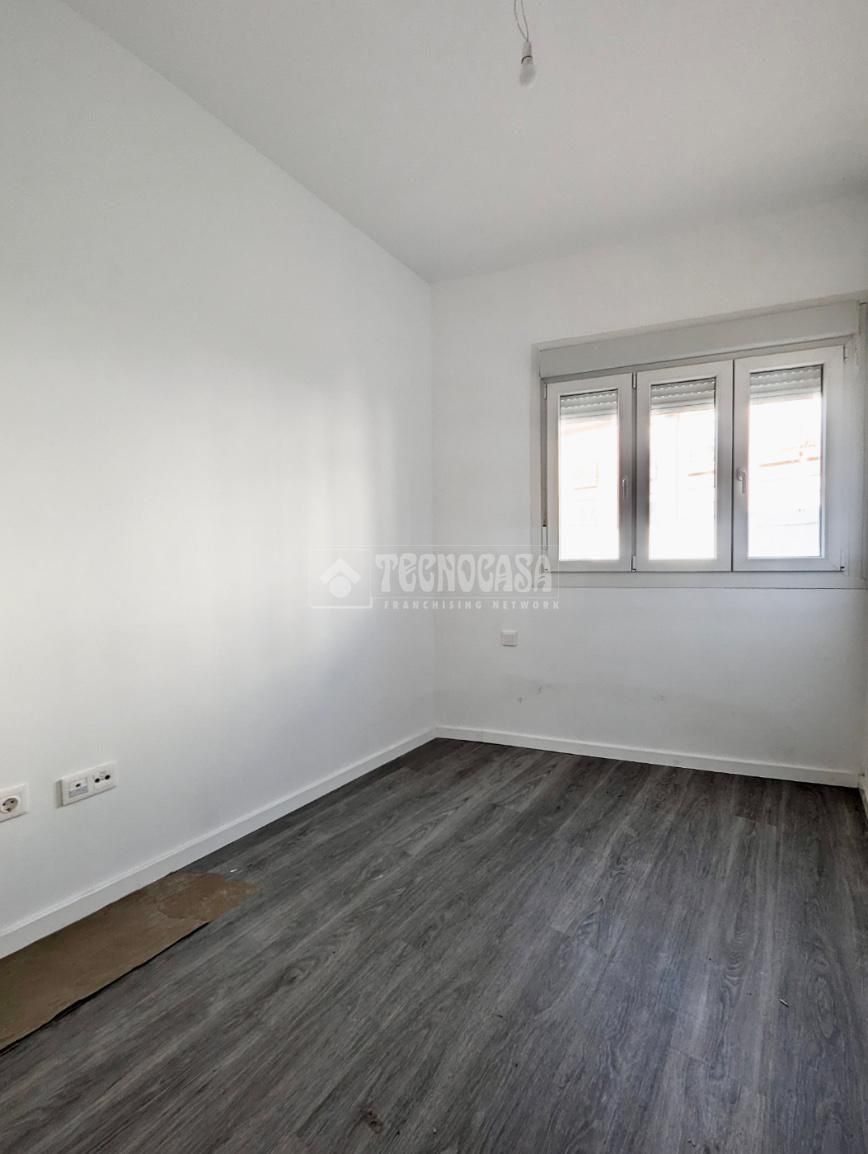 Bedroom of Flat for sale in  Madrid Capital  with Air Conditioner, Heating and Storage room