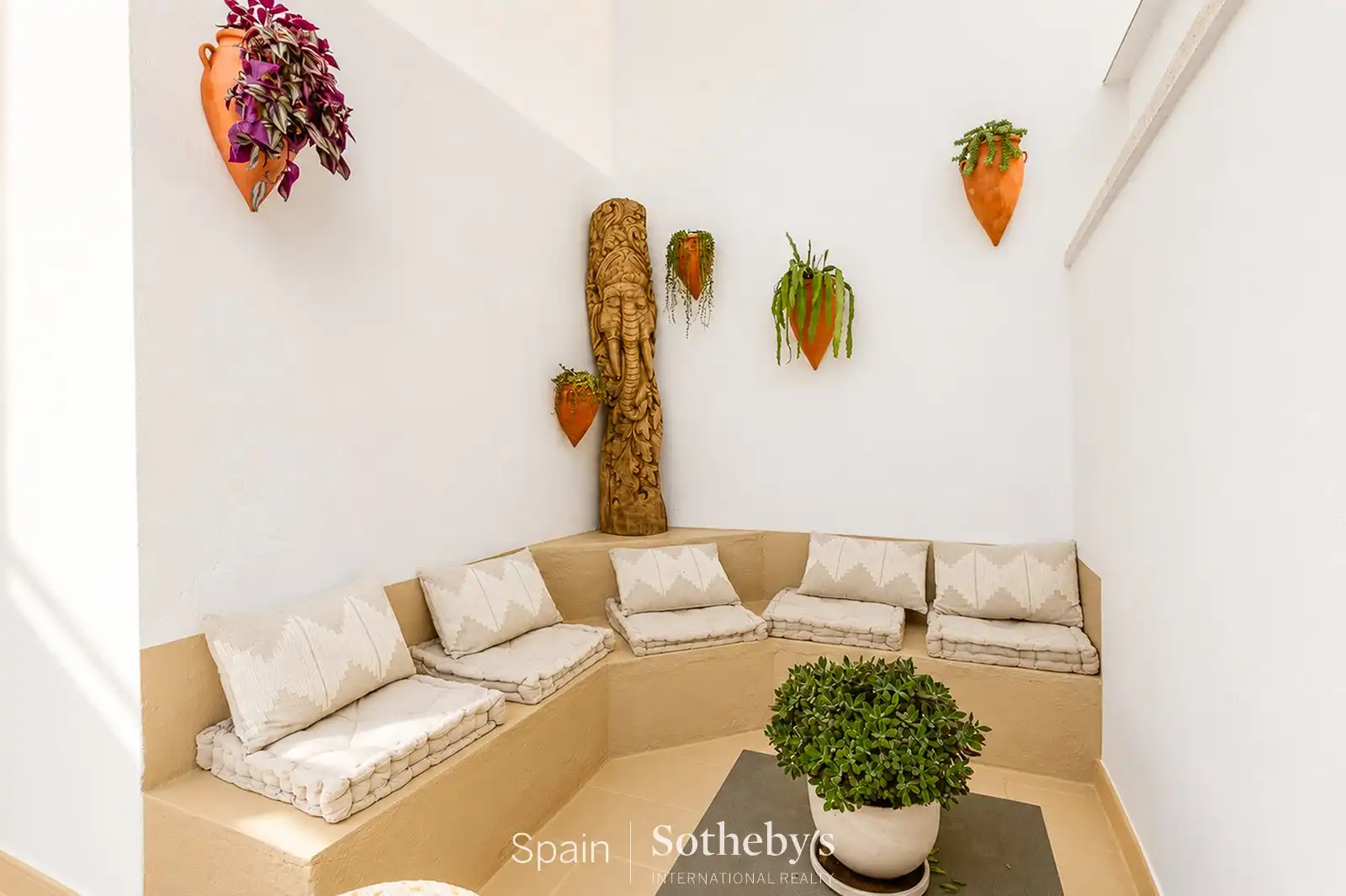 Terrasse von Wohnungen zum Verkauf in Sitges mit Klimaanlage, Heizung und Privatgarten