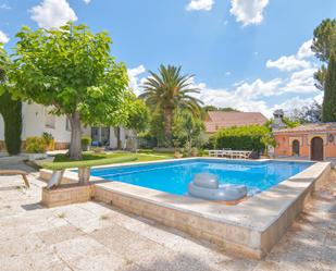 Jardí de Casa o xalet en venda en Villanueva de la Cañada amb Aire condicionat, Terrassa i Piscina