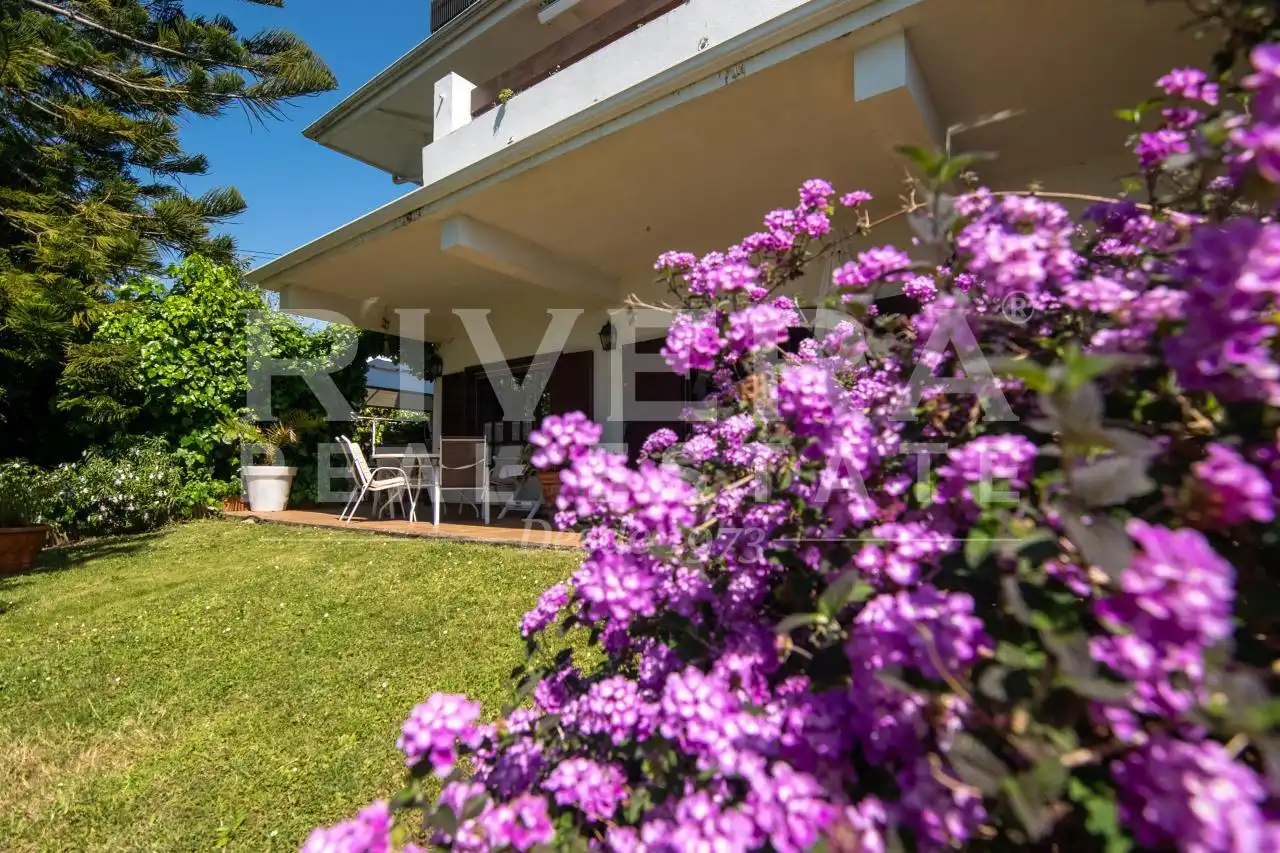 Jardín de Casa o chalet en venta en Vigo  con Calefacción, Jardín privado y Terraza
