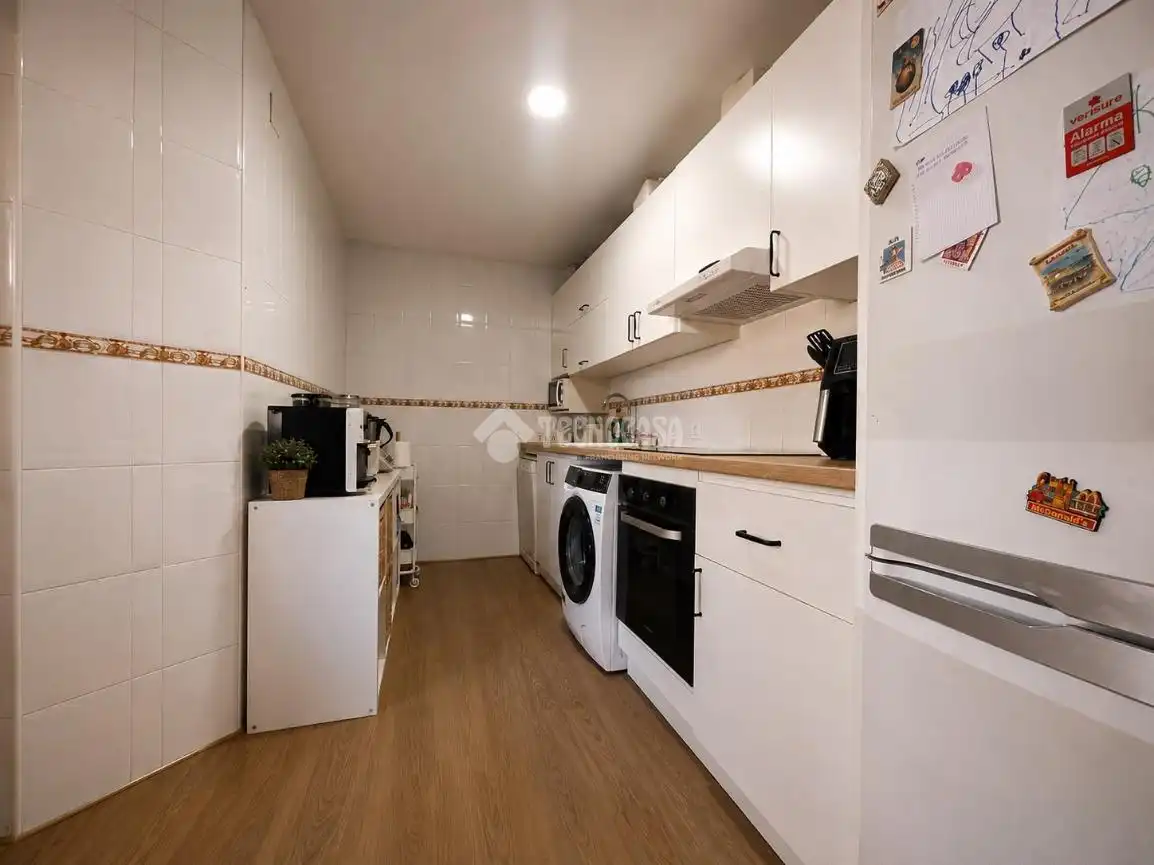 Cocina de Casa adosada en venta en Alcalá de Henares con Aire acondicionado, Calefacción y Parquet