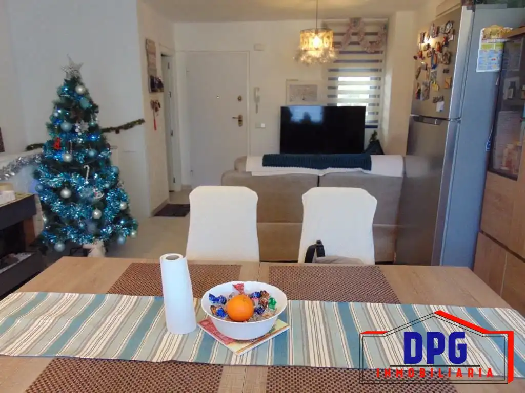 Comedor de Piso en venta en Garrucha con Aire acondicionado, Trastero y Piscina comunitaria