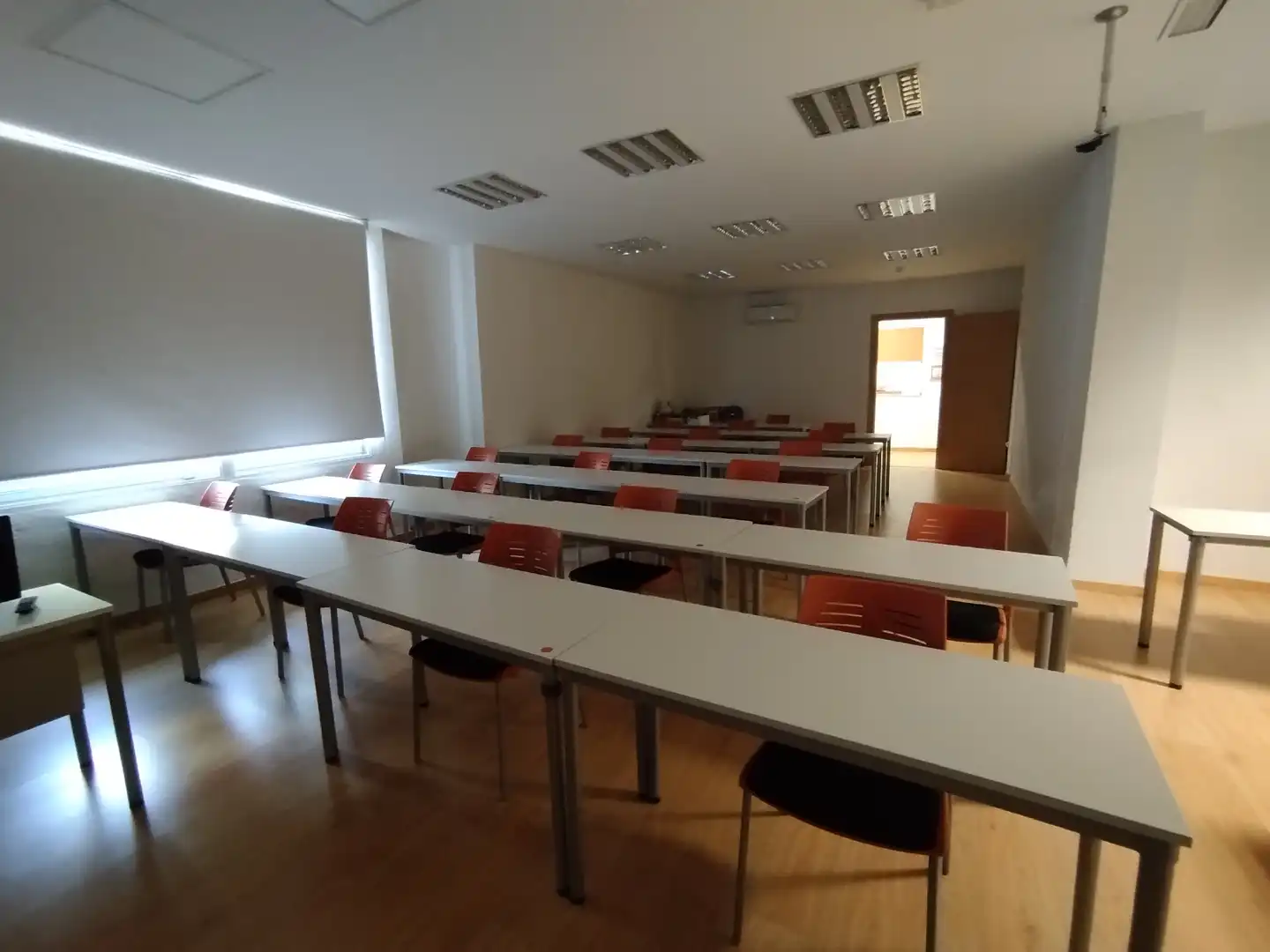 Commercial properties for sale in Castellón de la Plana / Castelló de la Plana  with Air Conditioner, Parquet flooring and Furnished