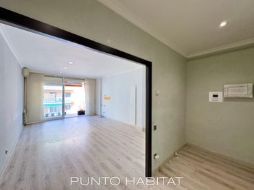 Piso con balcón en venta en Carrer Carrer Breda