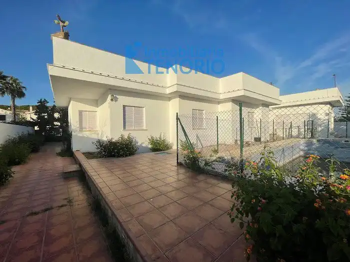 Vista exterior de Casa o chalet en venta en El Rompido con Terraza