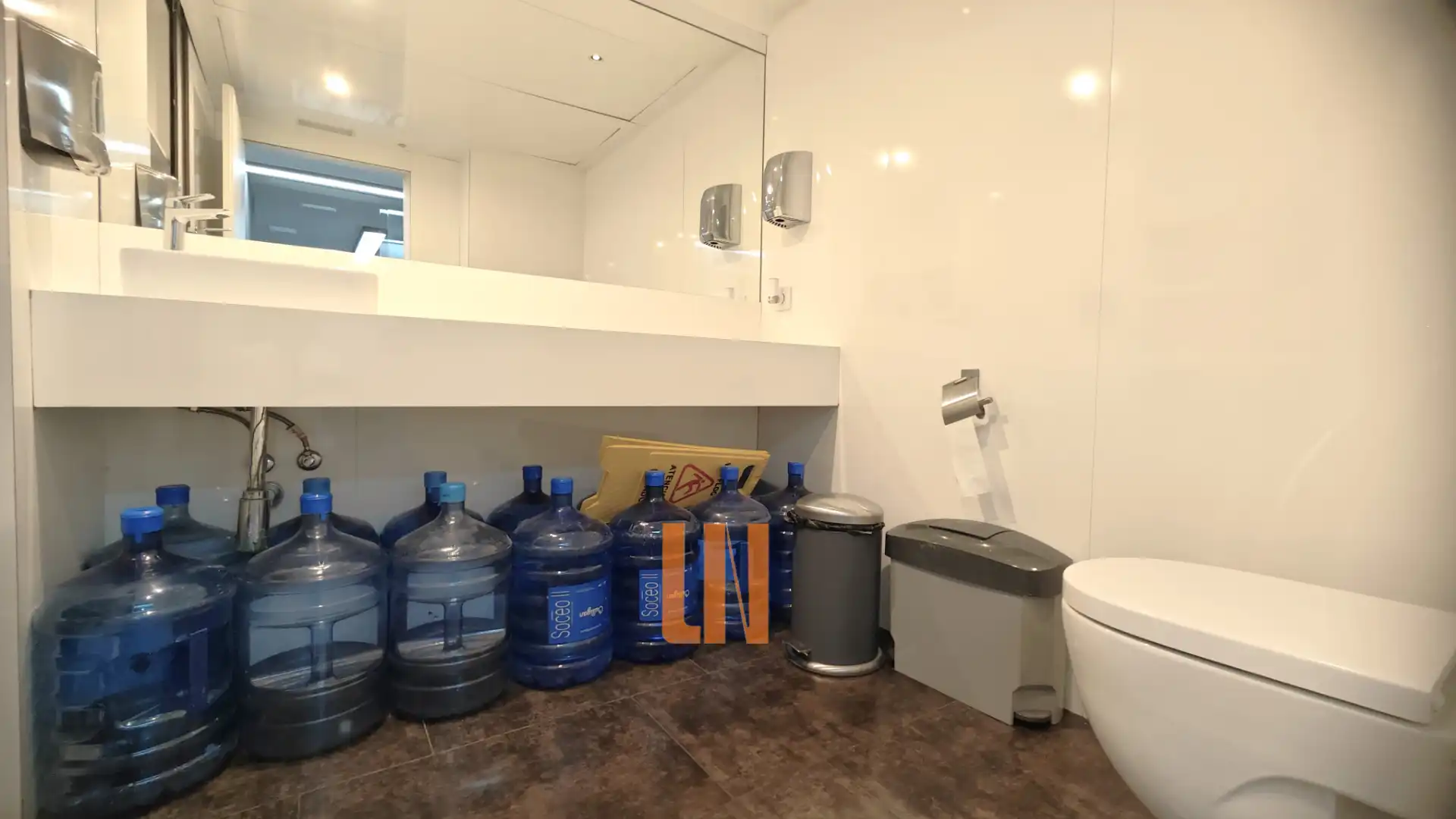 Bathroom of Office for rent in Culleredo  with Air Conditioner, Heating and Furnished