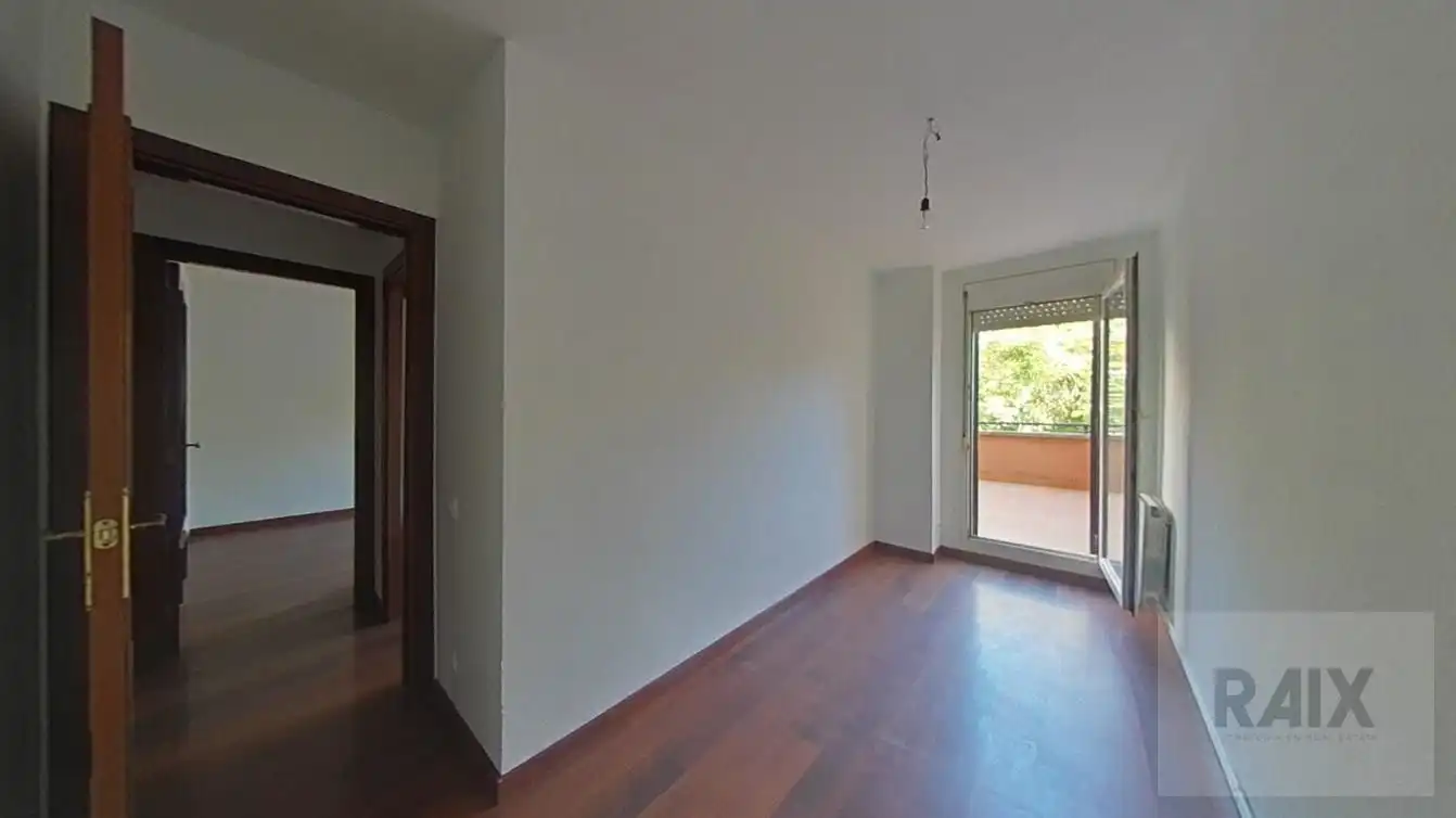 Habitación de Piso en venta en Sabadell con Calefacción y Terraza