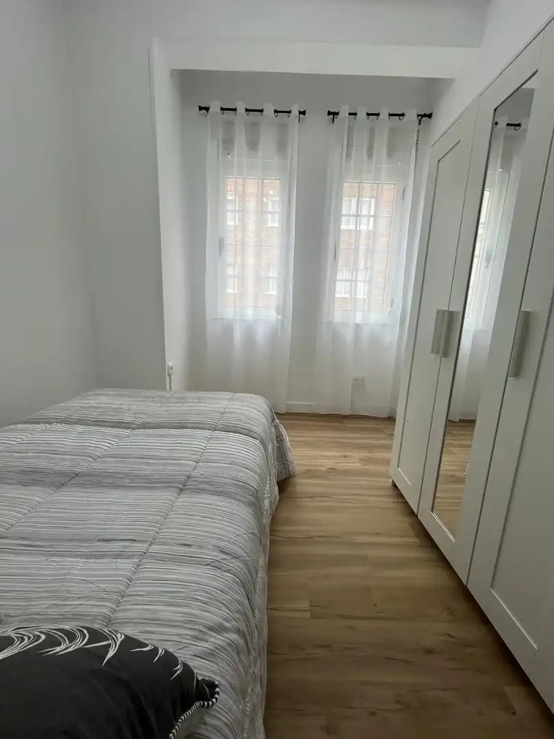 Bedroom of Flat for rent in Ferrol  with Heating