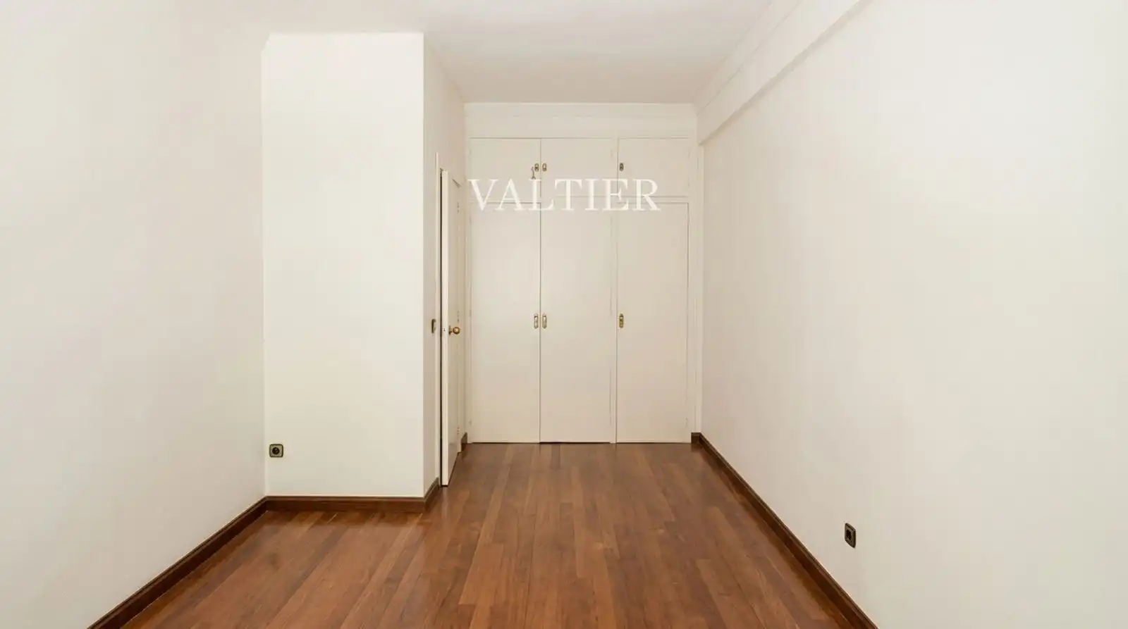 Bedroom of Flat for sale in Madrid  with Air Conditioner, Heating and Terrace