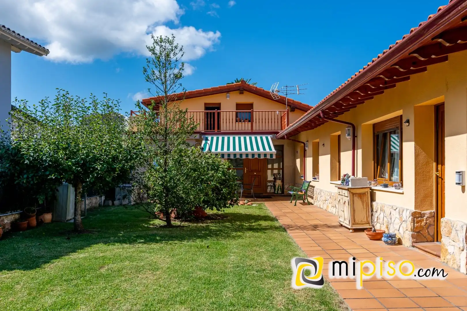 Jardín de Casa o chalet en venta en Laredo con Calefacción y Jardín privado