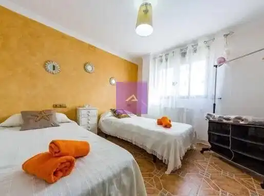 Habitación de Casa adosada en venta en Valencia con Terraza y Balcón