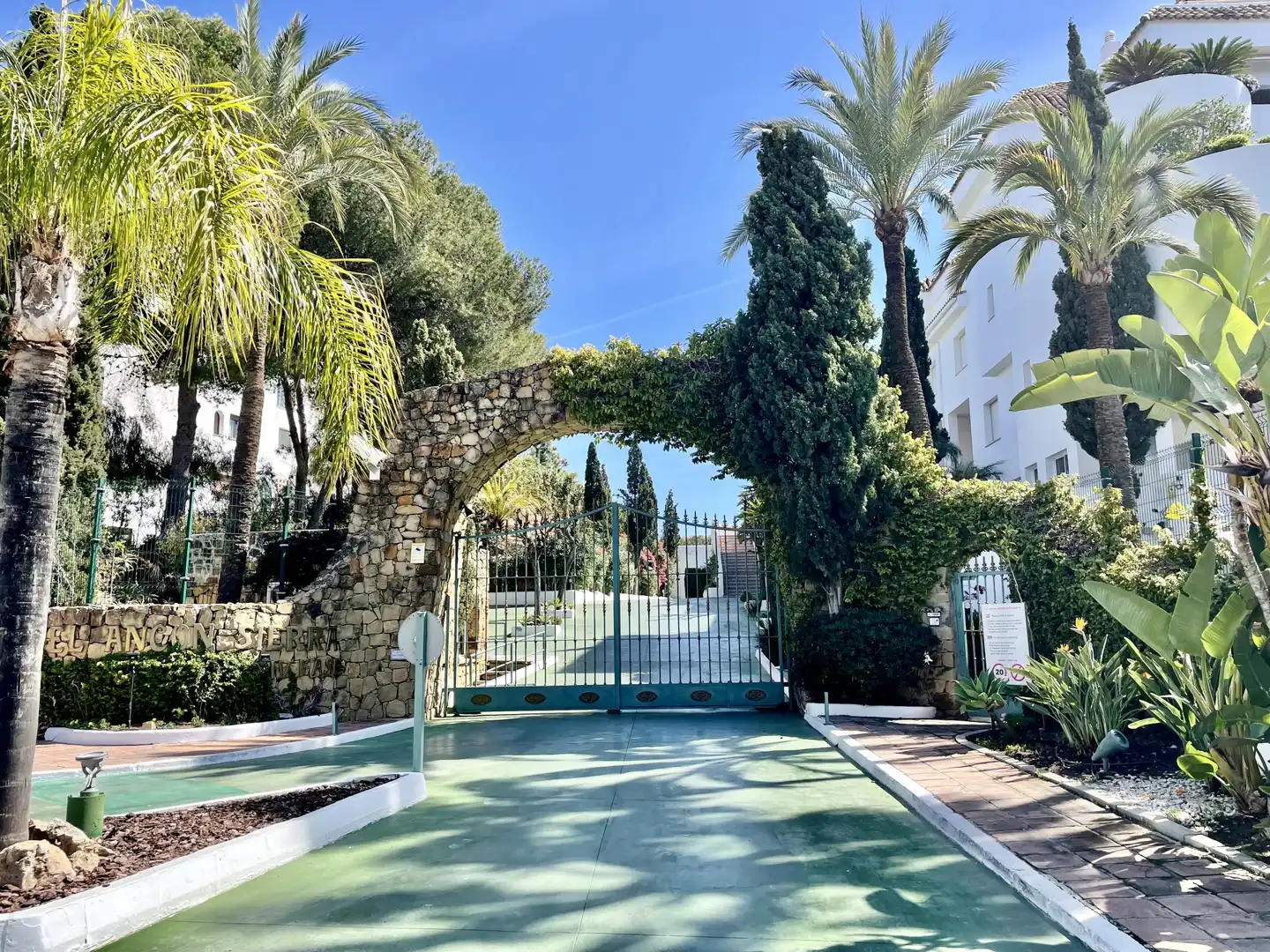 Penthouse with pool for sale in Milla de Oro, imagen 3