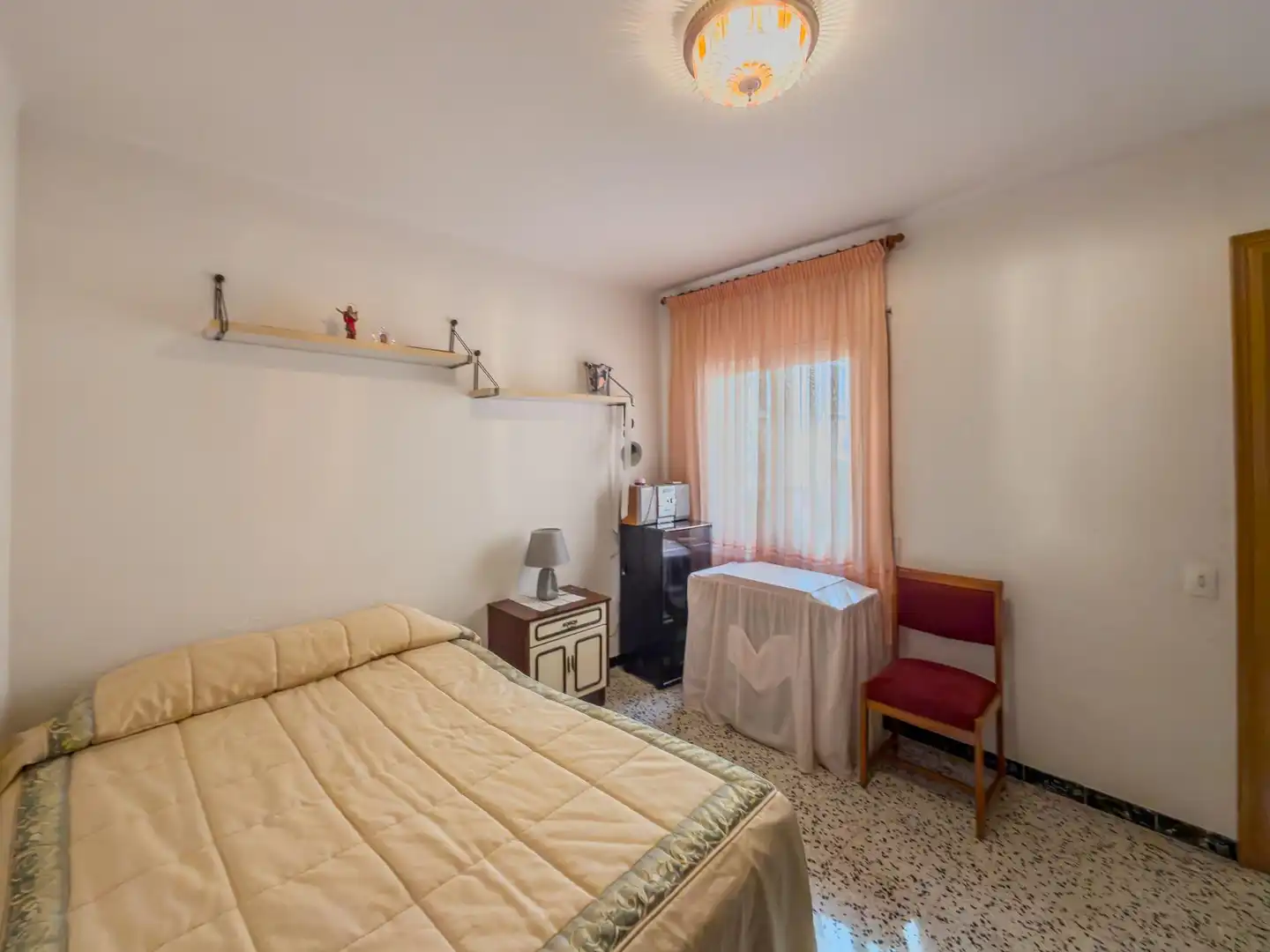 Schlafzimmer von Wohnung zum Verkauf in Terrassa mit Heizung