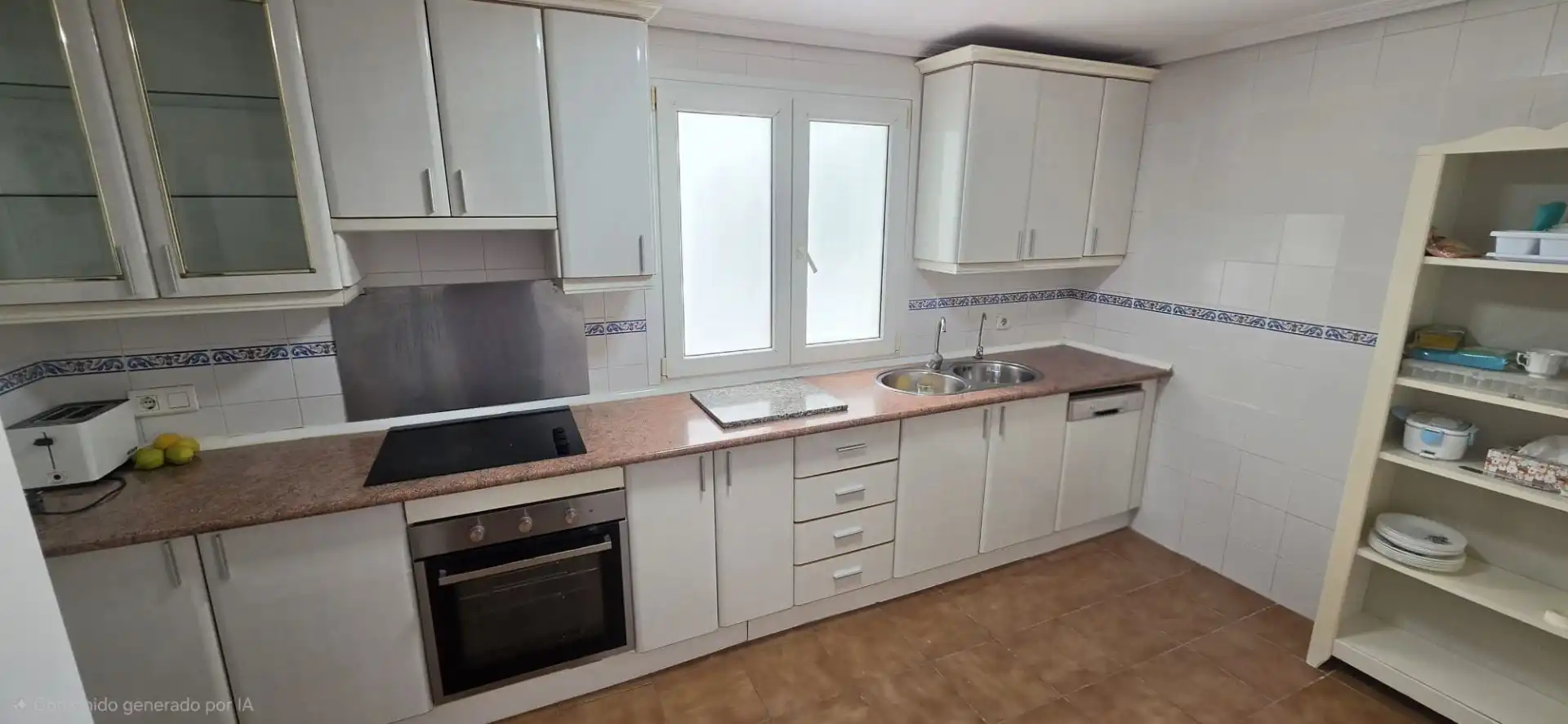 Cuina de Apartament de lloguer en Benalmádena amb Terrassa i Piscina comunitària