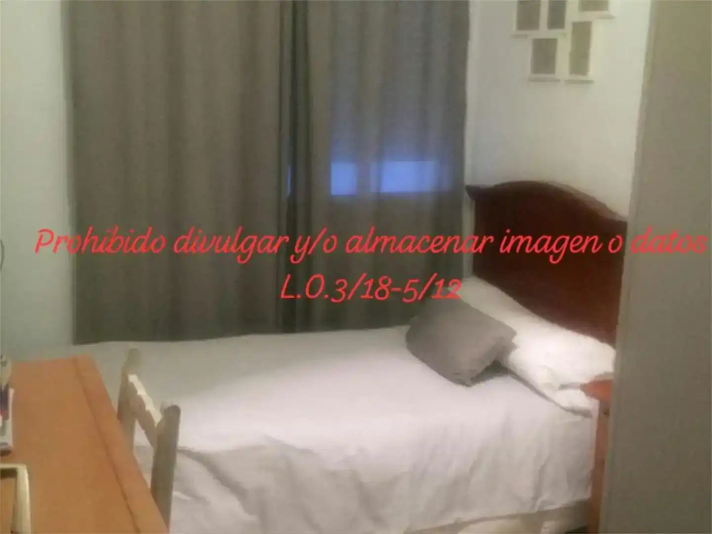 Dormitori de Apartament de lloguer en  Sevilla Capital amb Aire condicionat i Balcó