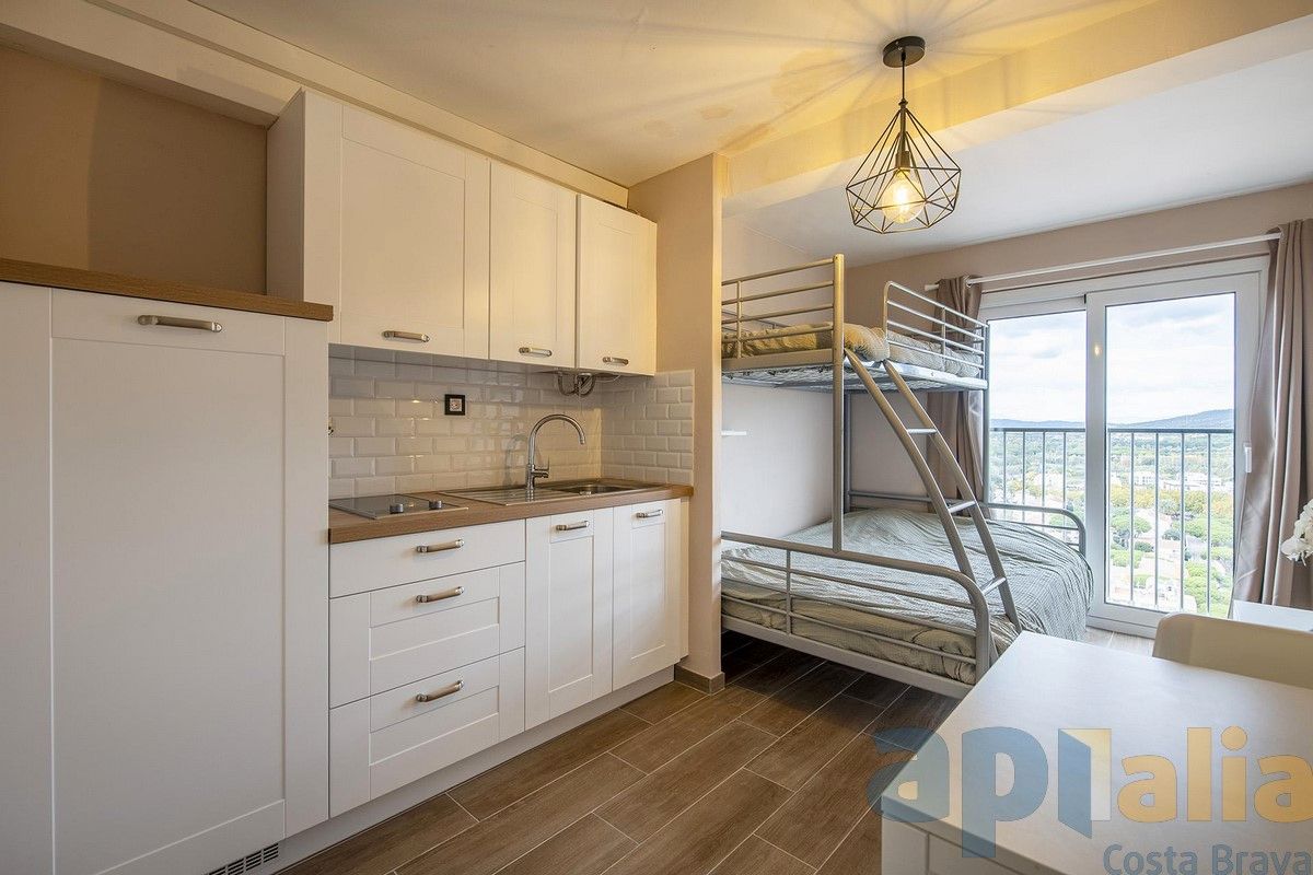 Cuina de Estudi en venda en Castell d'Aro, Platja d'Aro i s'Agaró amb Moblat